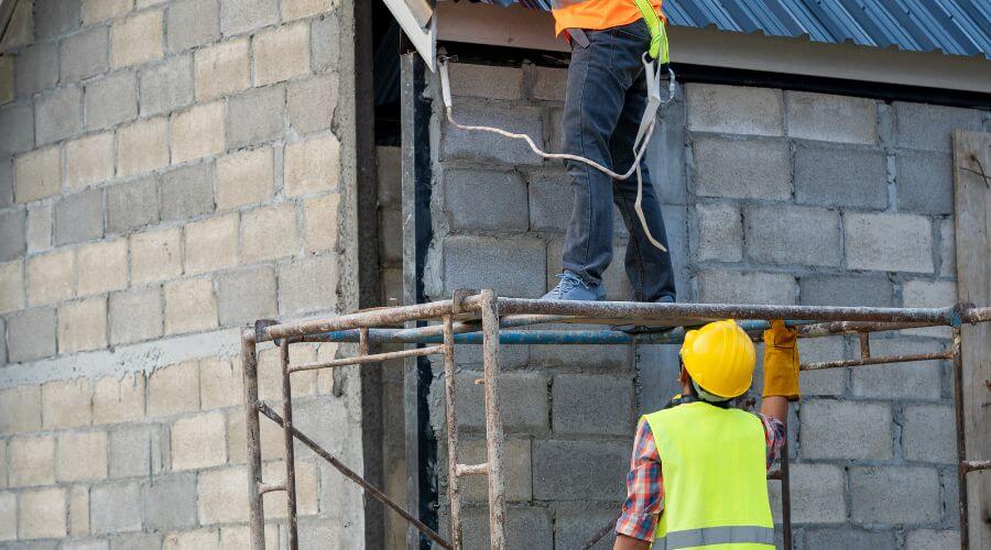 Professional gutter cleaning in Cayucos, CA